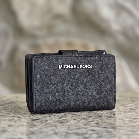 Michael Kors Handbags - Michael Kors Jet Set Medium Bifold Black Wallet